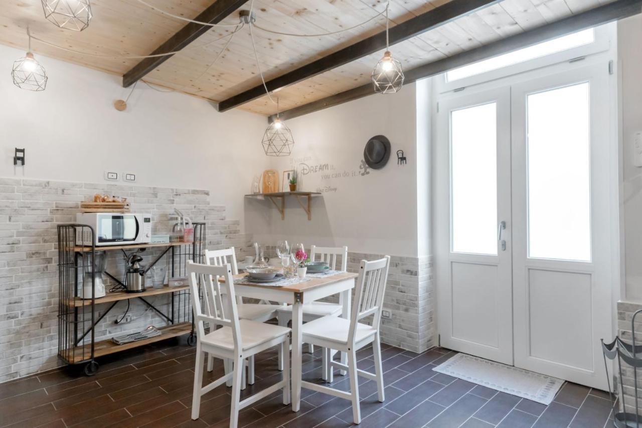 Casa Rebecca Lägenhet Brindisi Exteriör bild